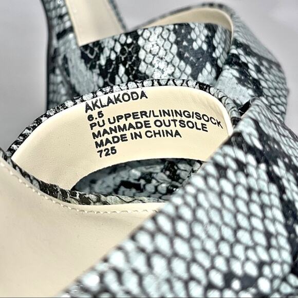 Anne Klein Aklakoda Blue Reptile X Band Ankle Strap Block Heel Platform 6.5 NWOB - Picture 12 of 12